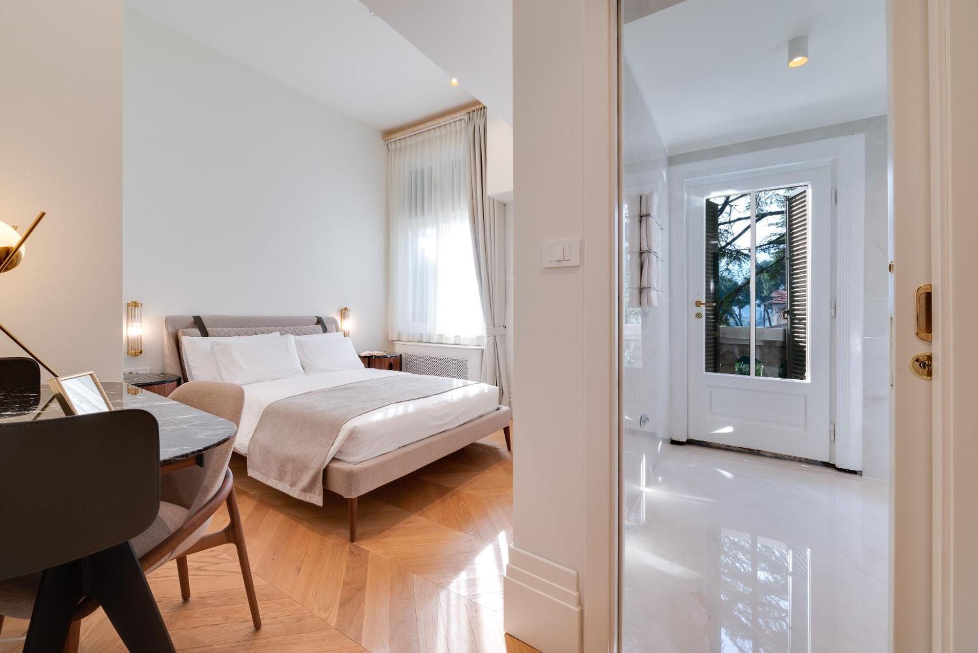 Ariston Hotell