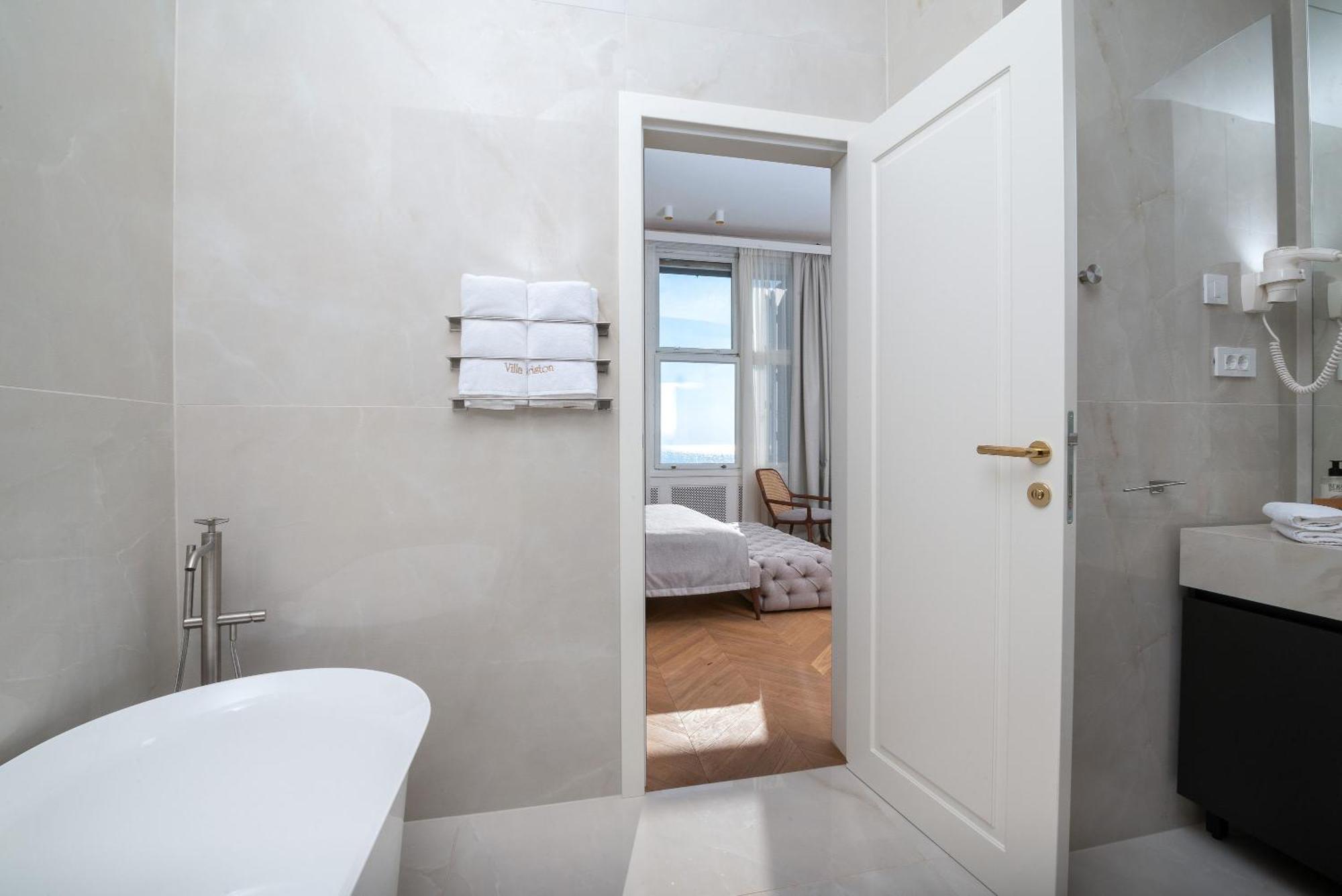Ariston Hotel 3*